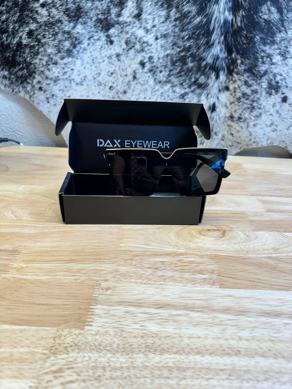 Dax Lark in Black - Sunglasses