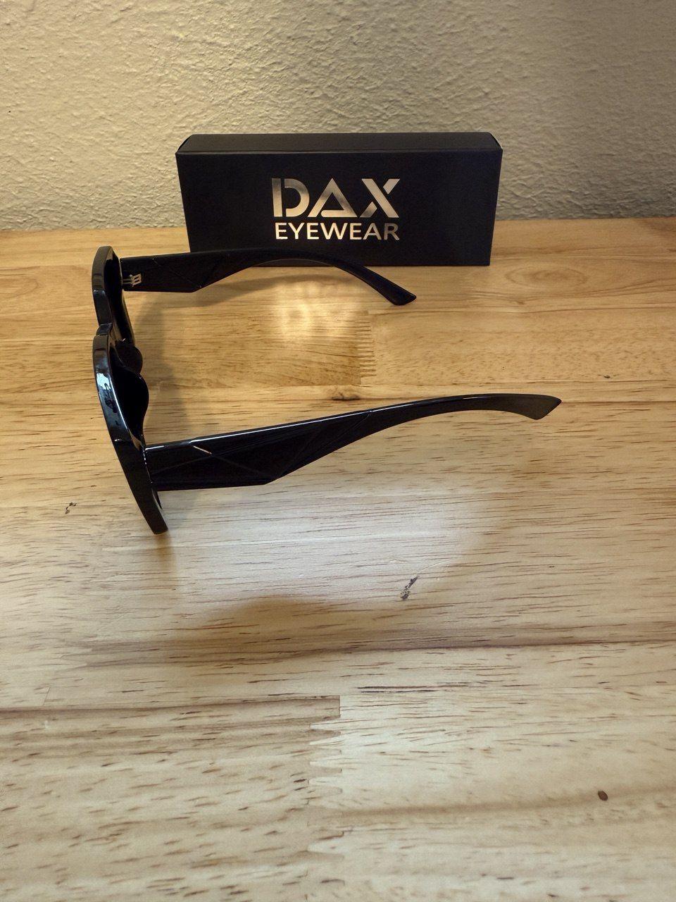 DAX Nova in Black Polarized